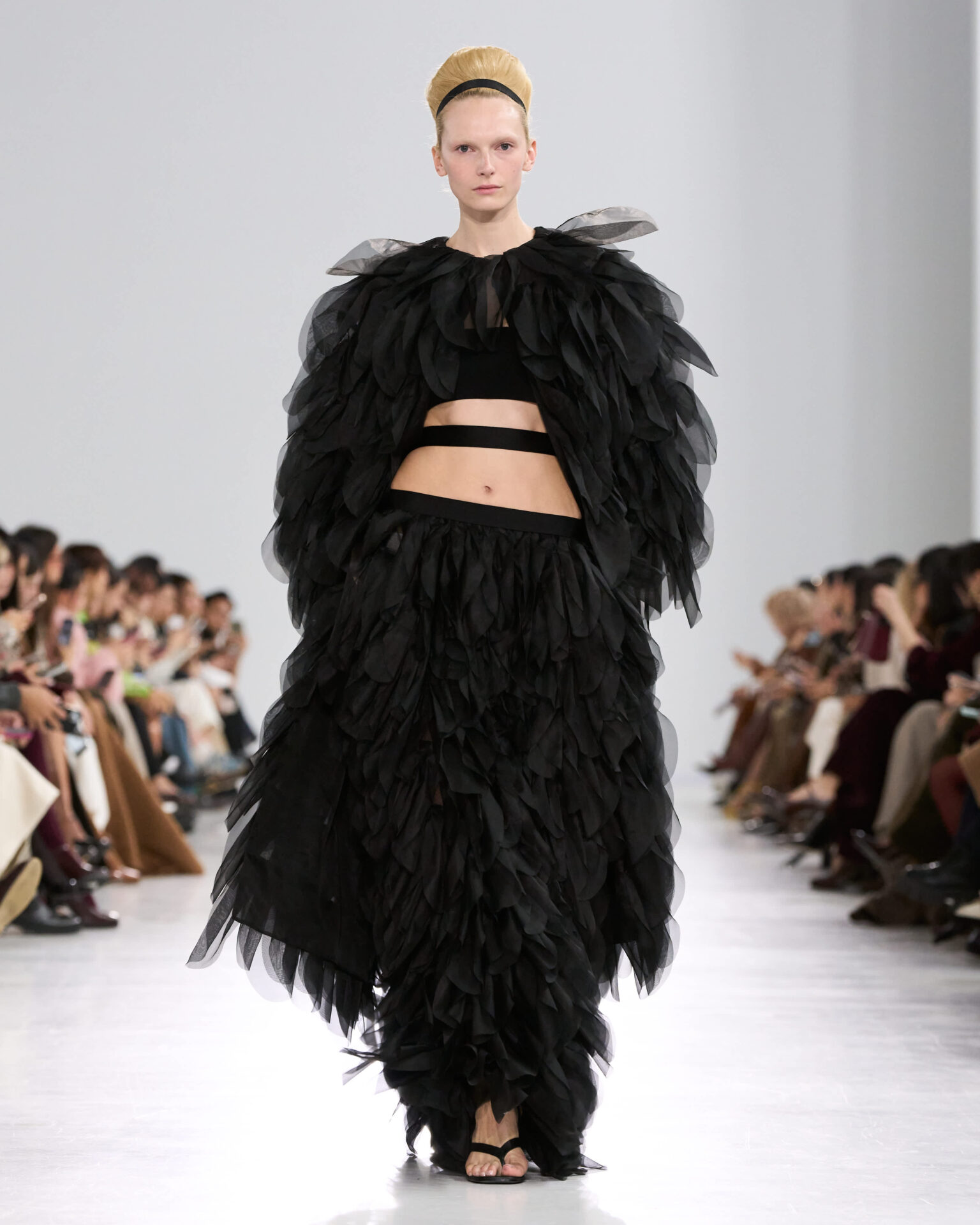 LOOK ΑΠΟ ΤΗΝ ΕΠΙΔΕΙΞΗ ΤΗΣ MAX MARA ΑΝΟΙΞΗ-ΚΑΛΟΚΑΙΡΙ 2026