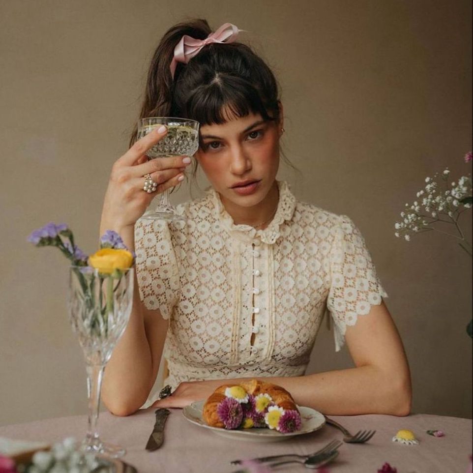 Dinner date στις 18:30; Είσαι στα καλά σου κορίτσι μου;