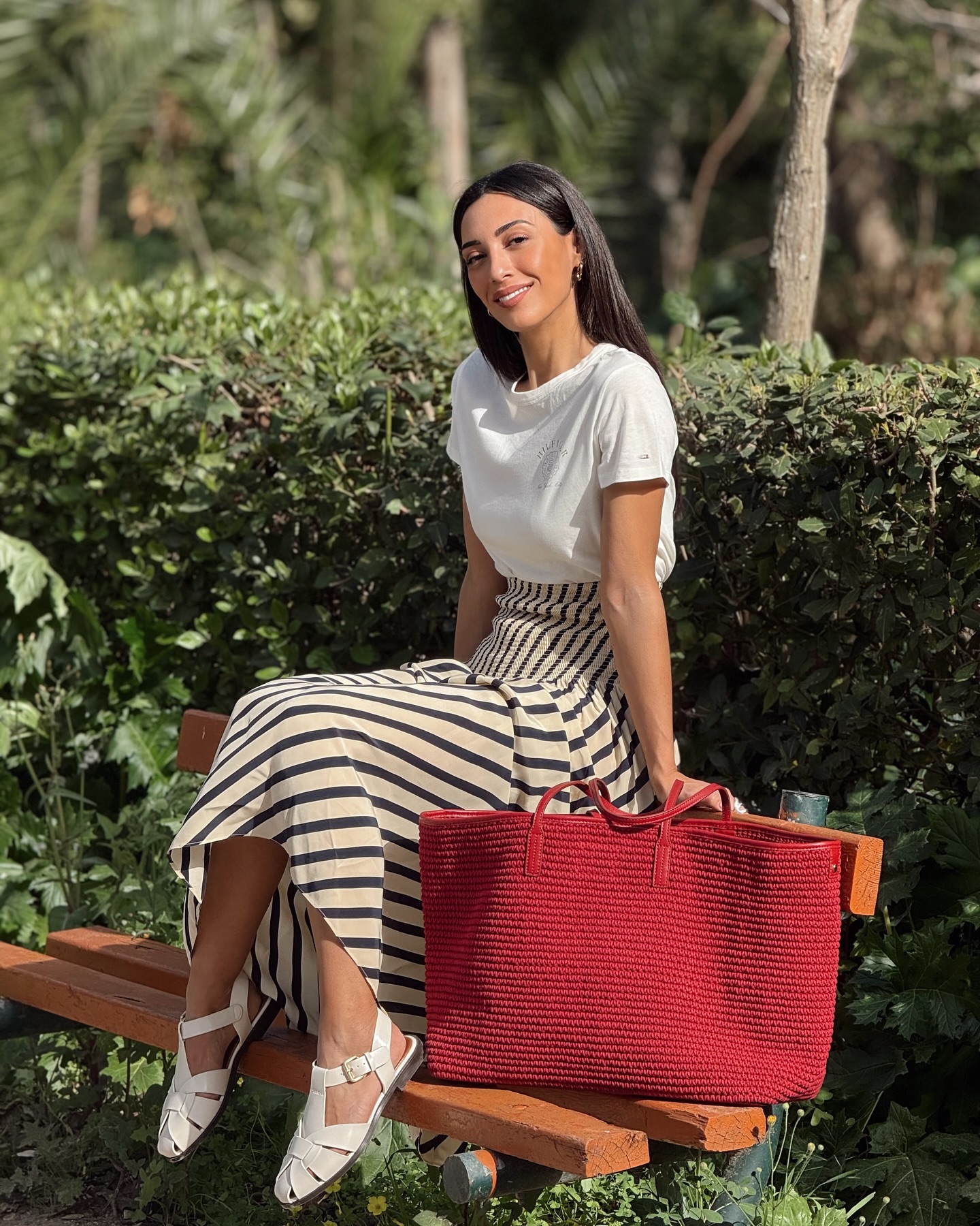 Η ΕΥΓΕΝΙΑ ΣΑΜΑΡΑ ΜΕ ΑΝΟΙΞΙΑΤΙΚΟ LOOK