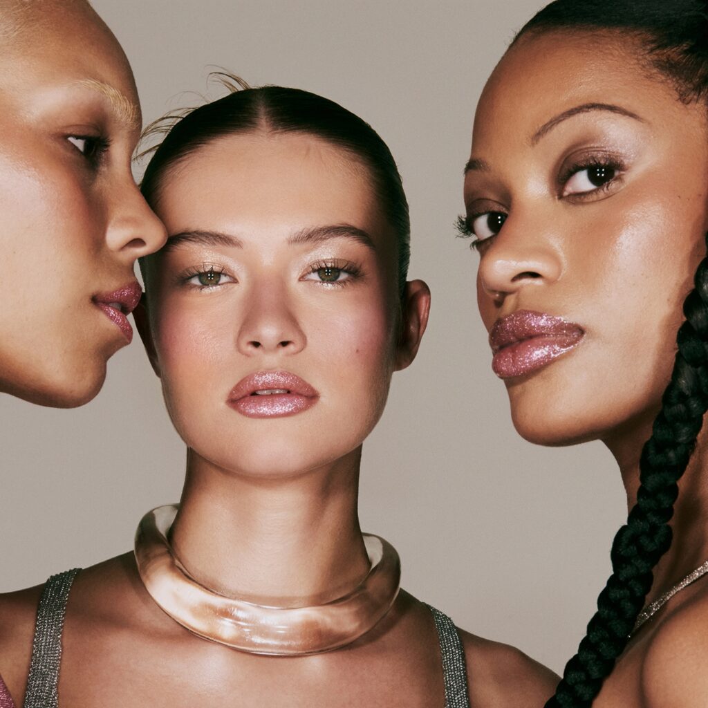 Χείλη: Τα 5 πιο λαμπερά glitter gloss της αγοράς από 5 ευρώ
