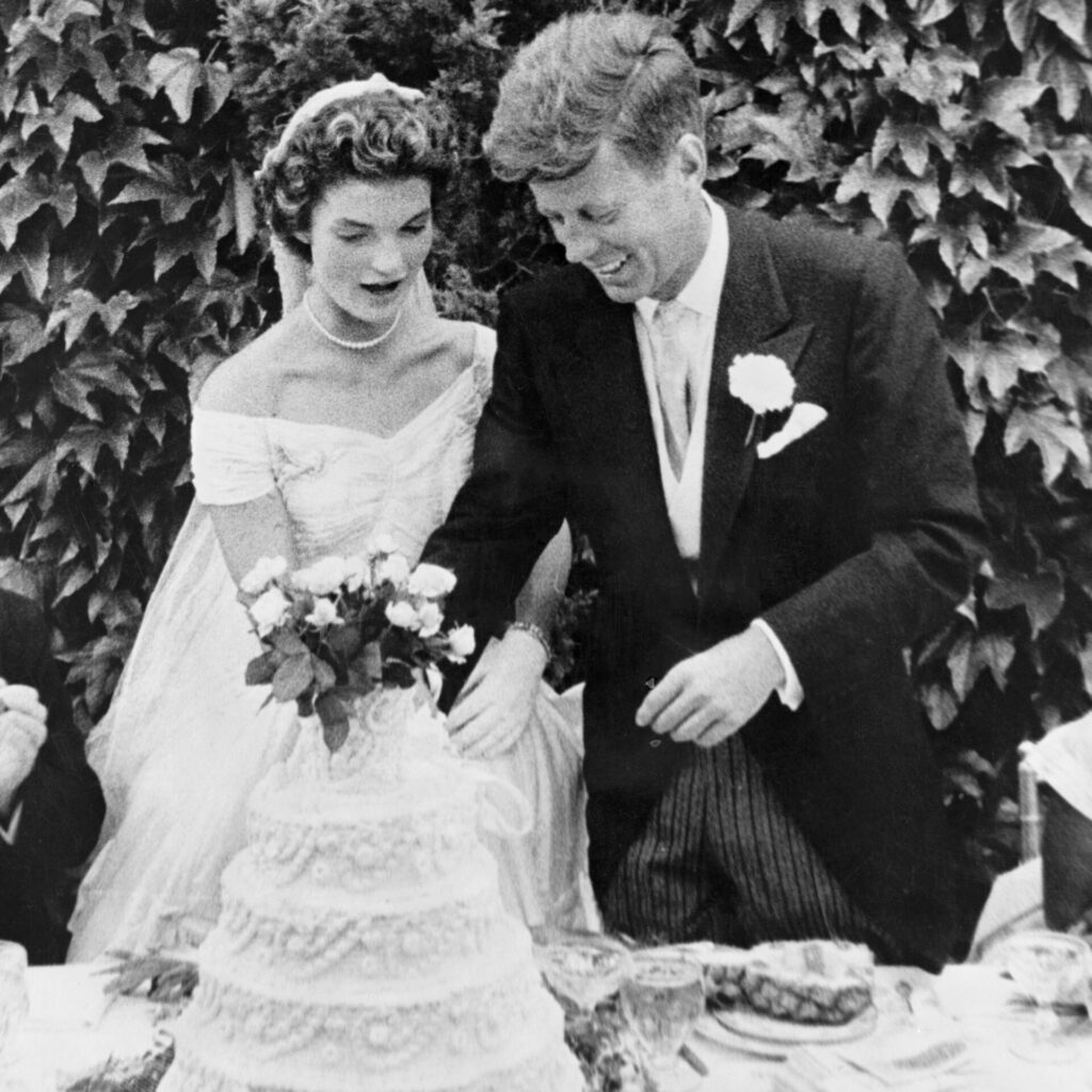 JFK και Jackie Kennedy: Πού πωλείται η τούρτα του γάμου τους