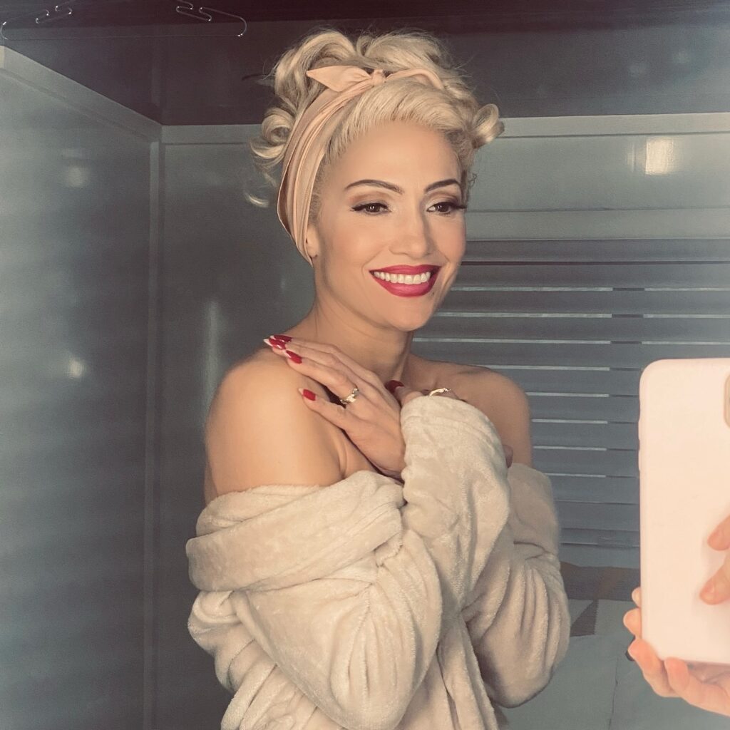 Η JLo έγινε ξανθιά σε μια μέρα: Πόσο επιβαρύνει την τρίχα μια τέτοια αλλαγή;