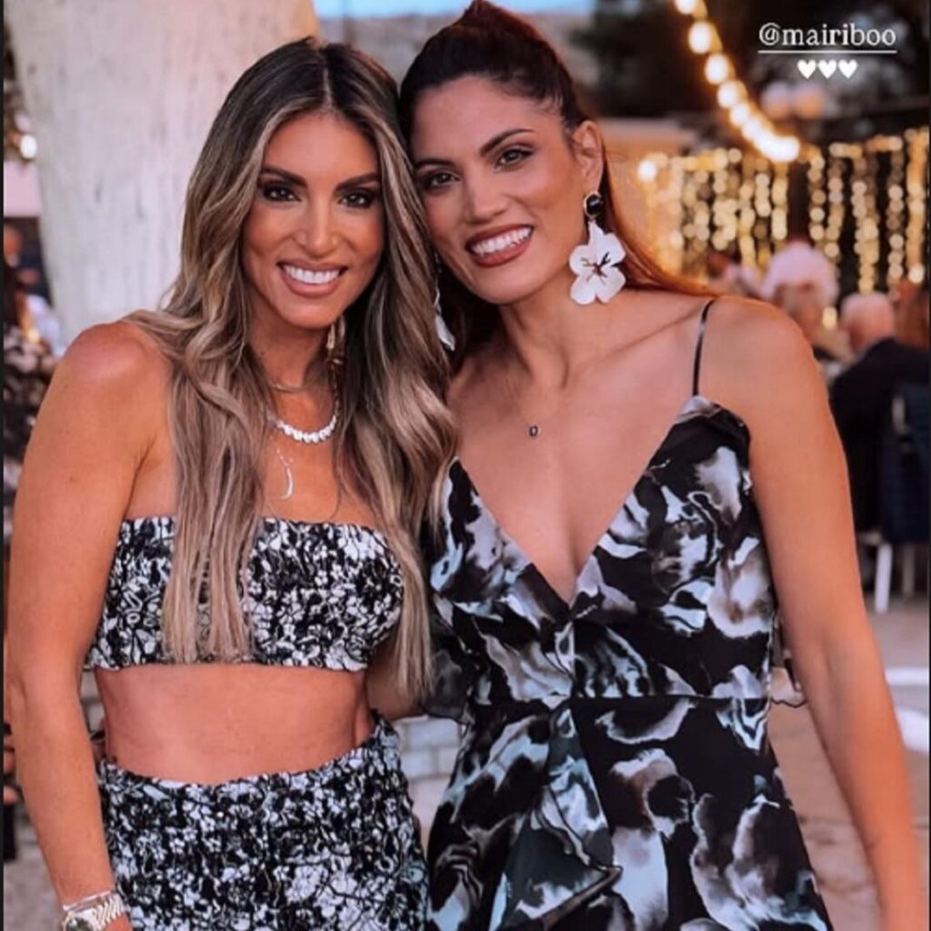 Αθηνά Οικονομάκου: Με αέρινο boho look στη Νάξο