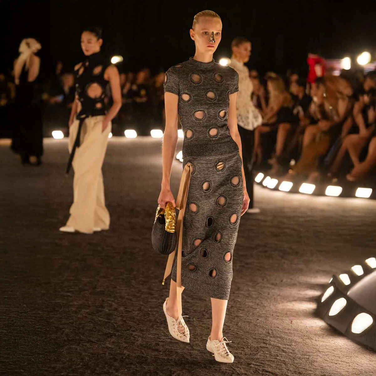 00011-schiaparelli-spring-2026-ready-to-wear-credit-brand (2)