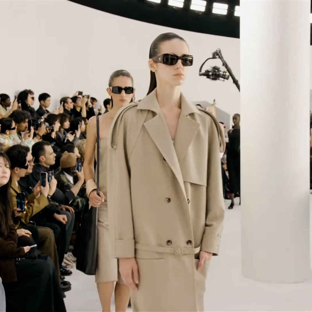 Courrèges: Τυφλωμένοι από τον ήλιο