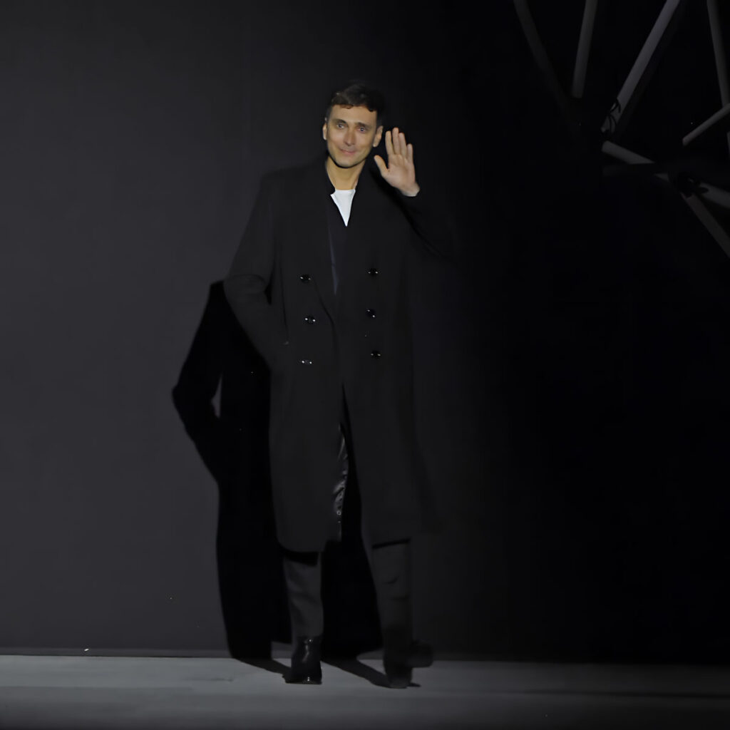 Θα στεφθεί ο Hedi Slimane διάδοχος του Giorgio Armani;