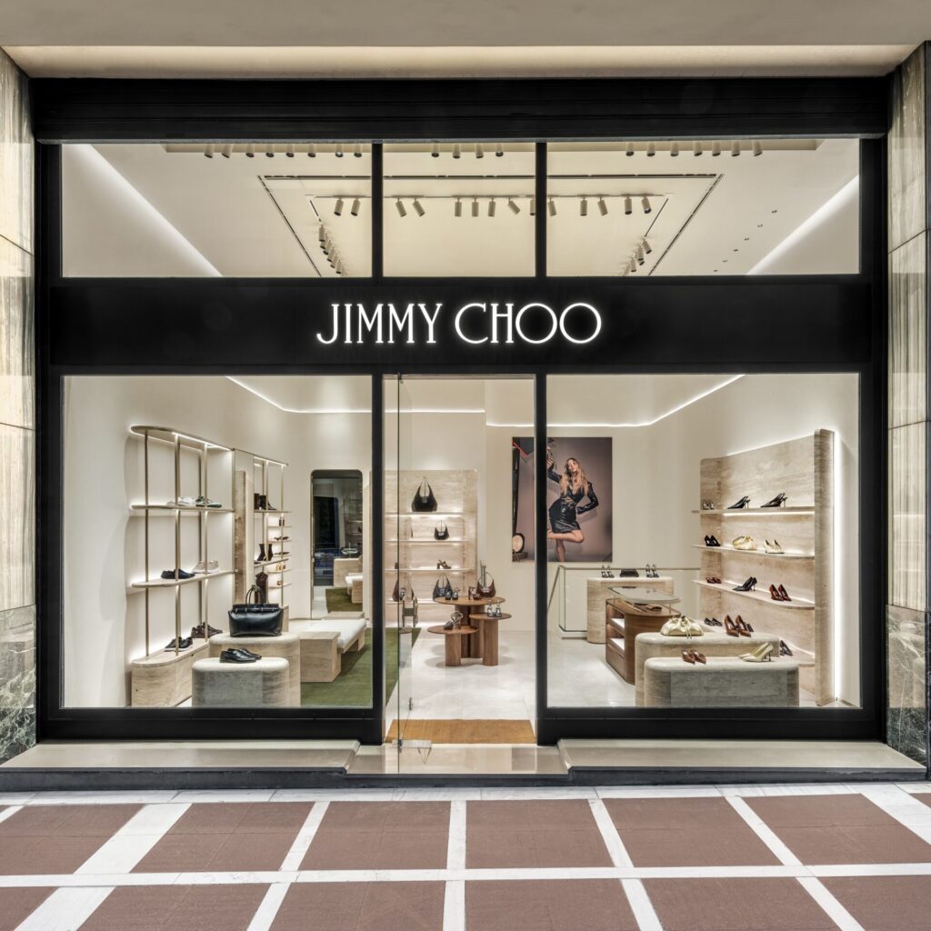 Ο οίκος Jimmy Choo κάνει τα πρώτα βήματά του στην Αθήνα