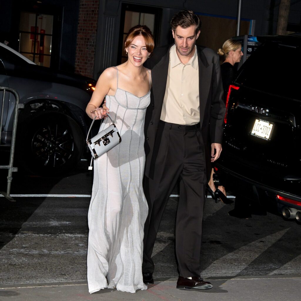 emma-stone-bugonia-5b