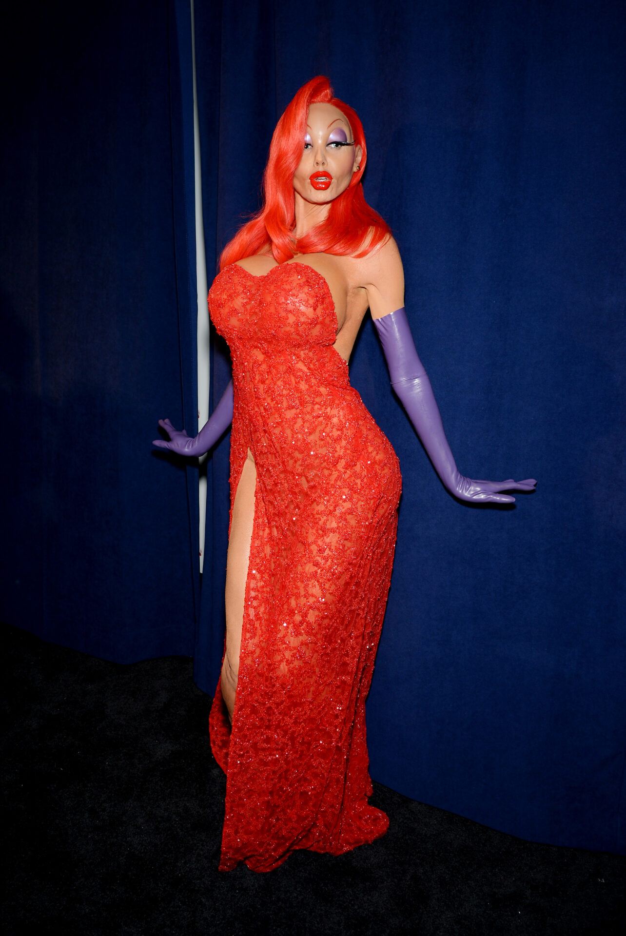 Η HEIDI KLUM ΝΤΥΜΕΝΗ JESSICA RABBIT ΣΤΟ HALLOWEEN TOY 2015
