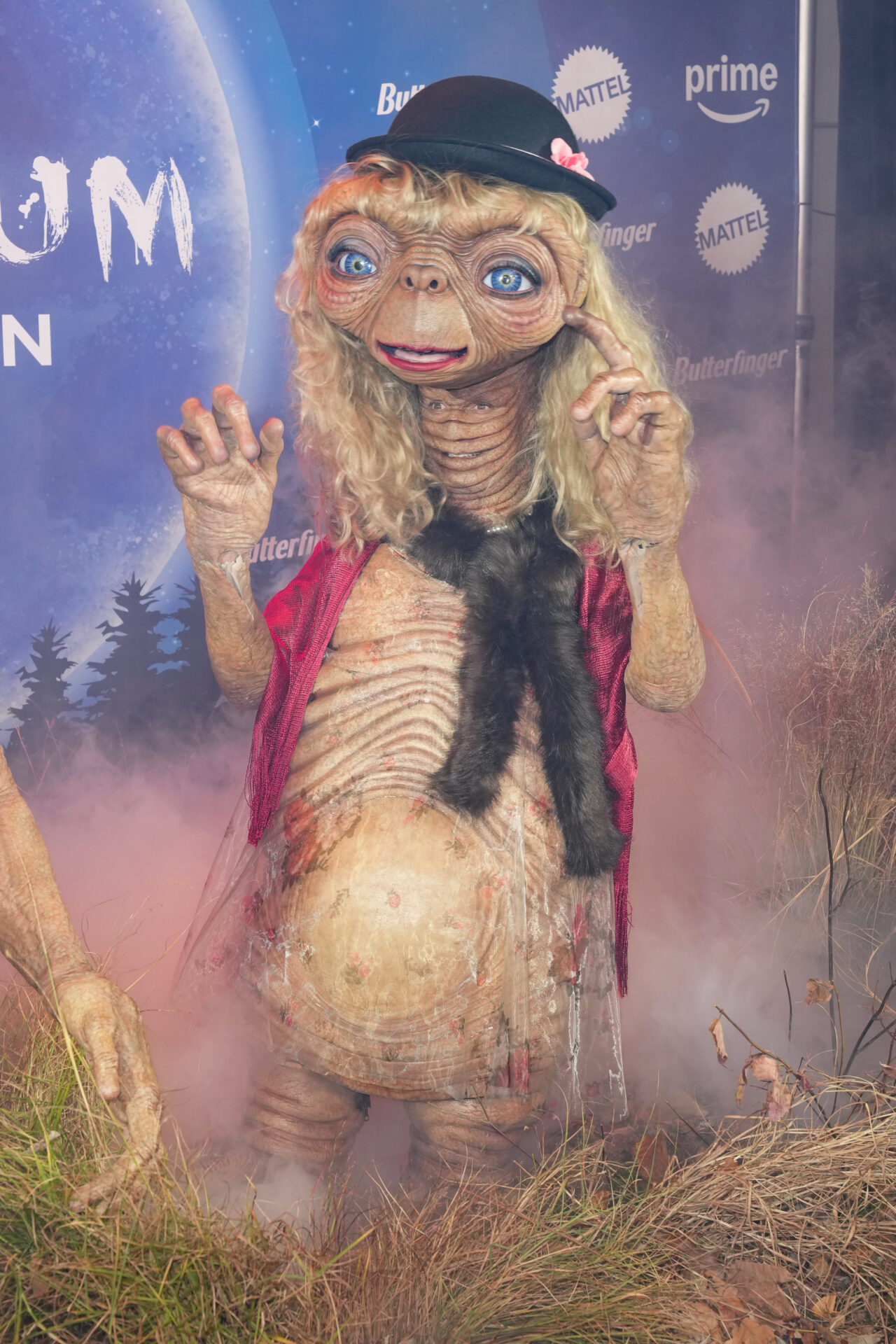 Η HEIDI KLUM ΝΤΥΜΕΝΗ ΕΤ Ο ΕΞΩΓΗΙΝΟΣ ΣΤΟ HALLOWEEN TOY 2024