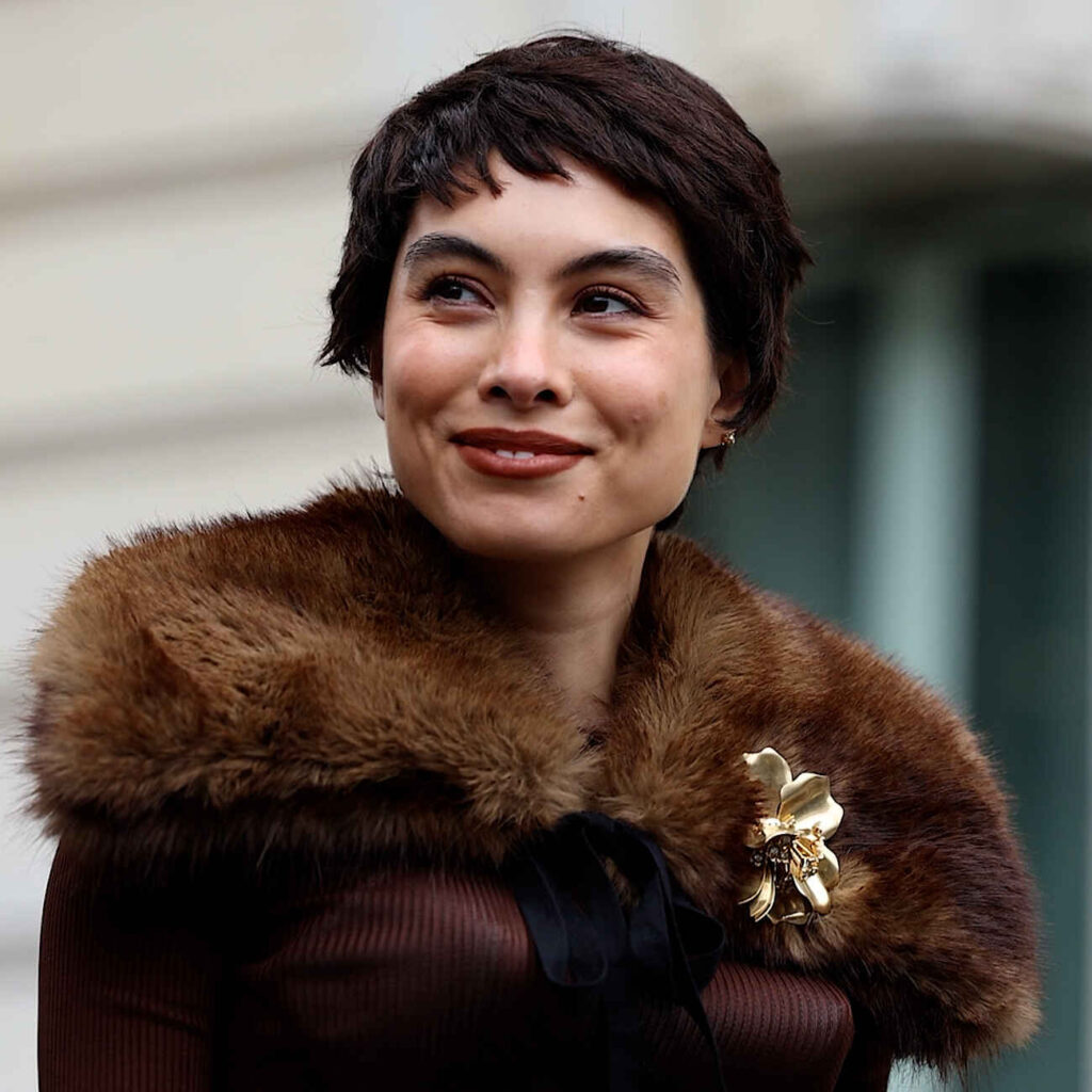 Ναι χρειάζεστε μια καρφίτσα στη συλλογή των κοσμημάτων σας