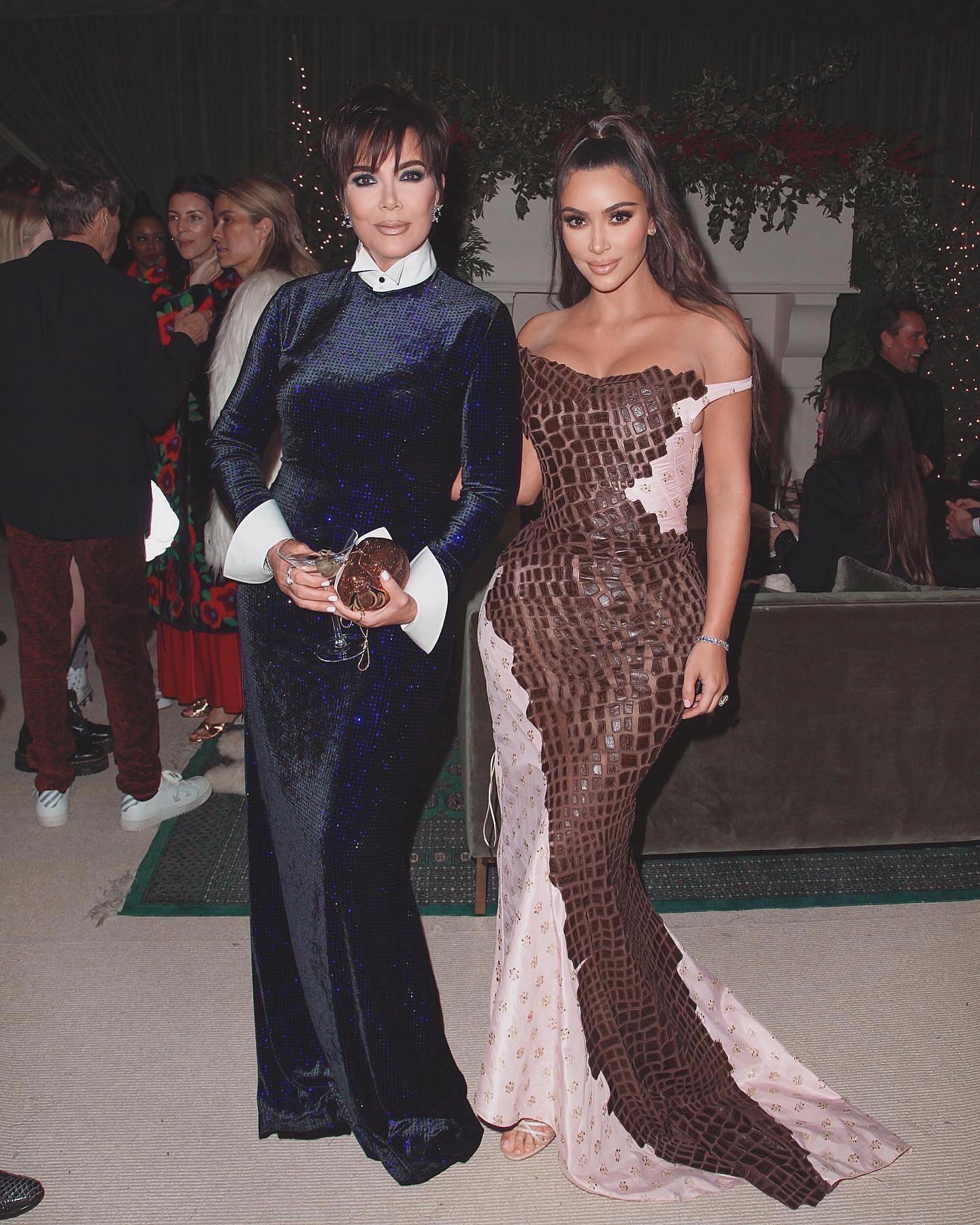 Η ΚIM KARDASHIAN MΕ ΤΗ ΜΗΤΕΡΑ ΤΗΣ