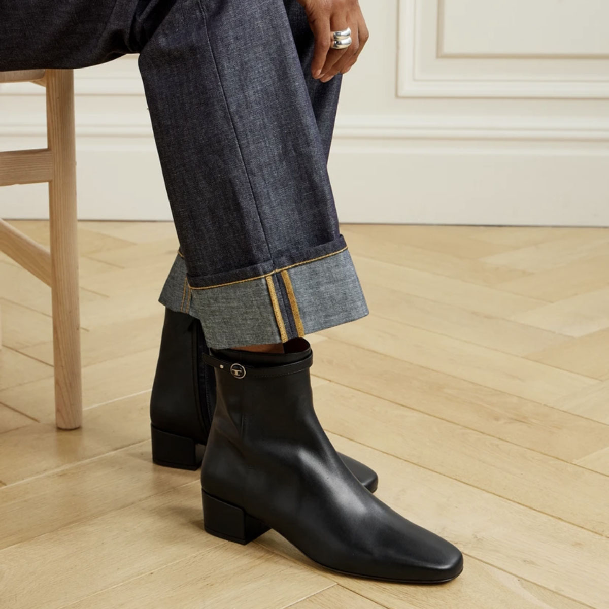 mavra-mpotakia-black-ankle-boots (2)