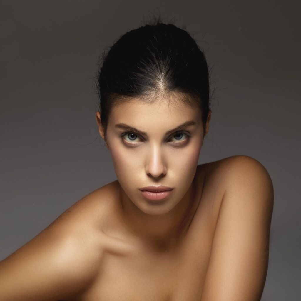 Αντίο λιπαρότητα! 5 serums με νιασιναμίδη για ματ επιδερμίδα και  λεία όψη