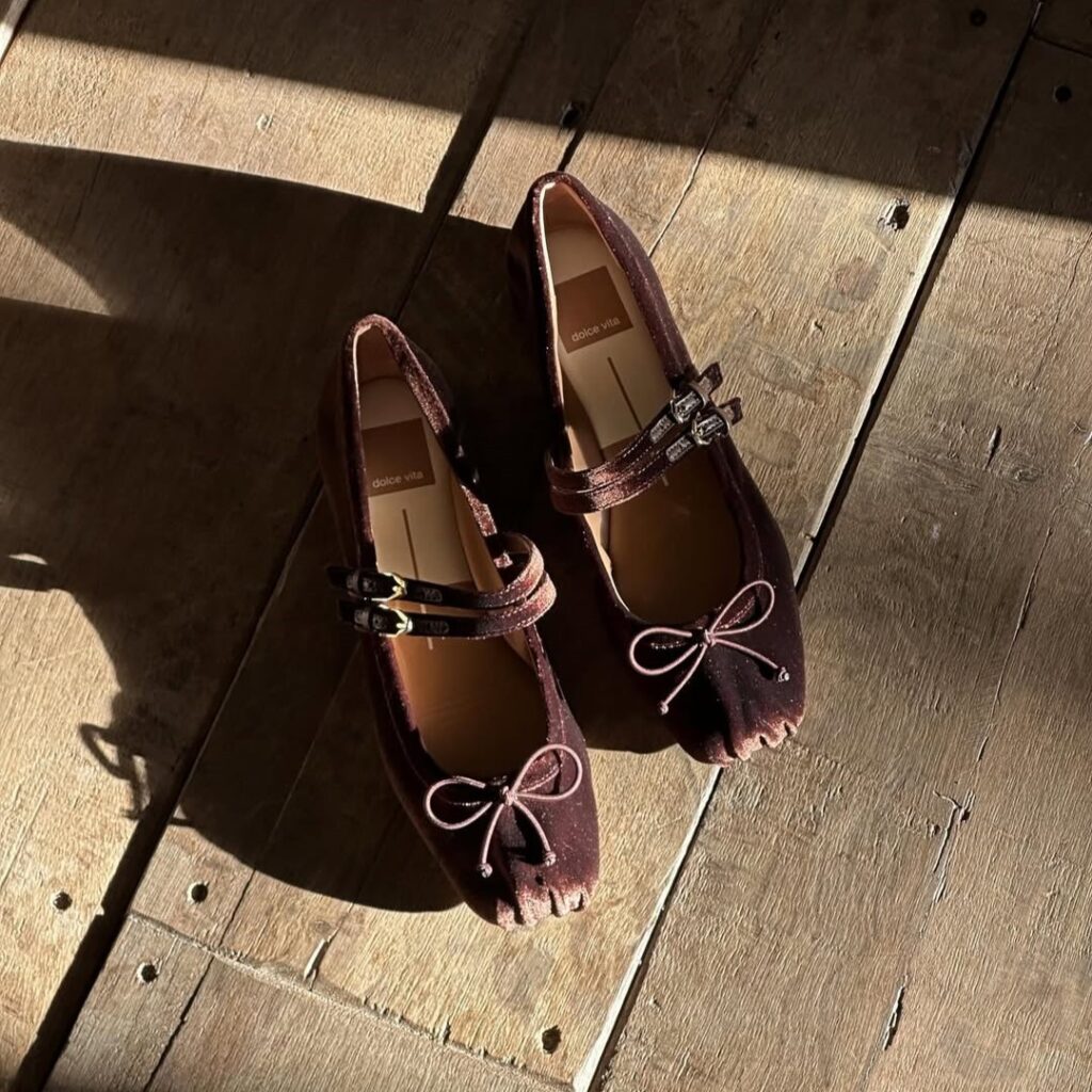 papoutsia-mplarines-mary