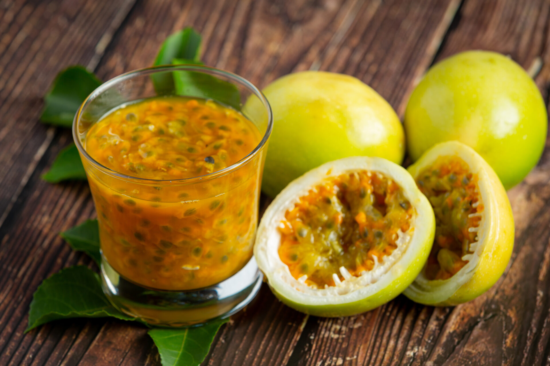 TO PASSION FRUIT, ΠΛΟΥΣΙΟ ΣΕ ΠΡΩΤΕΪΝΗ