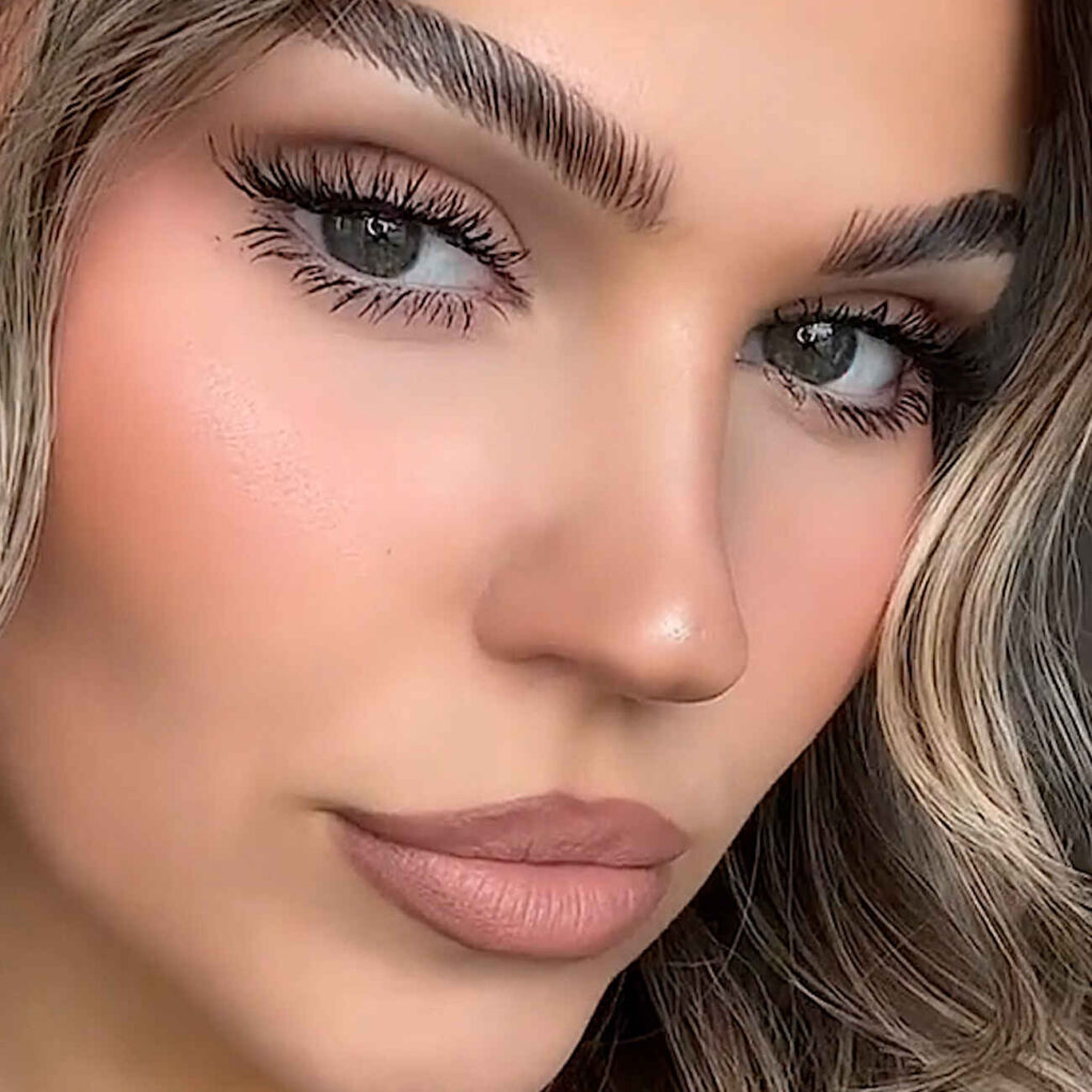 Powder foundation: τα καλύτερα μέικαπ σε πούδρα από €19