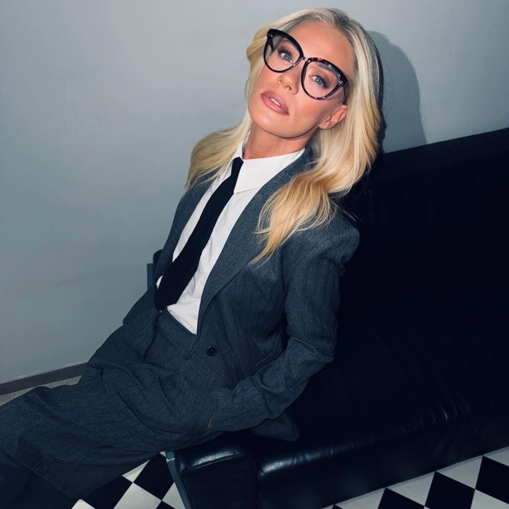 Ζέτα Μακρυπούλια: Power dressing με ελληνικό brand