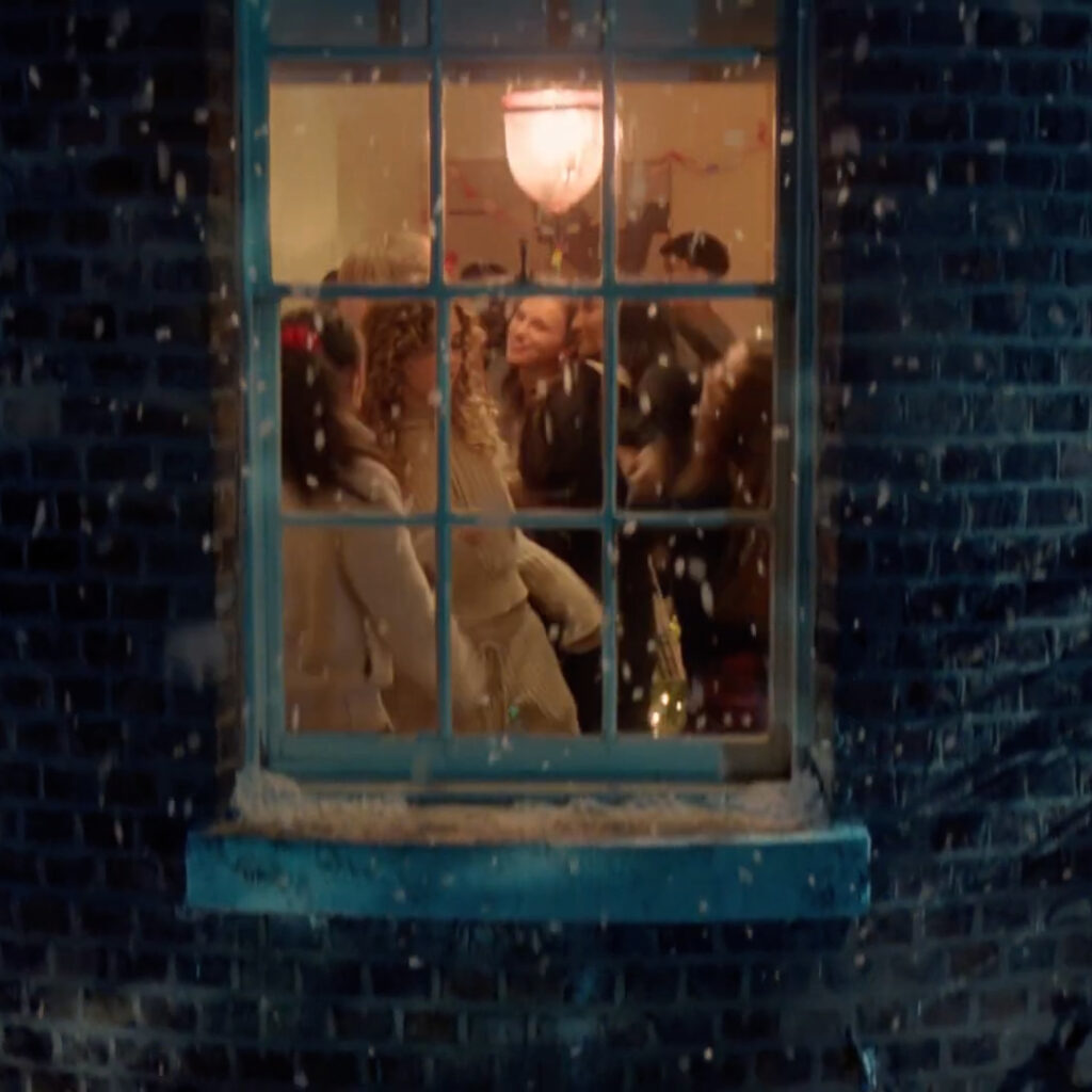 Oι καλεσμένοι άρχισαν να καταφτάνουν για το πάρτι της Burberry