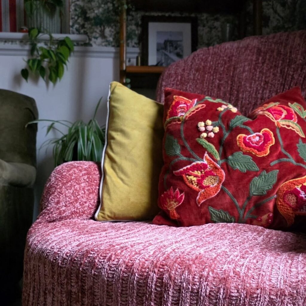 Grandmacore: Πού να πουλήσετε τα έπιπλα της γιαγιάς σας ή να ανακαλύψετε θησαυρούς;