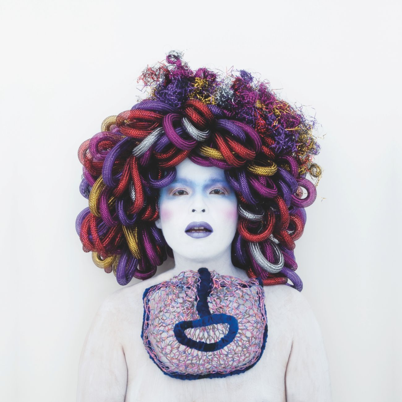 KG_Kimiko_Yoshida_Painting_Medusa_by_Caravaggio_Self_portrait_LOW