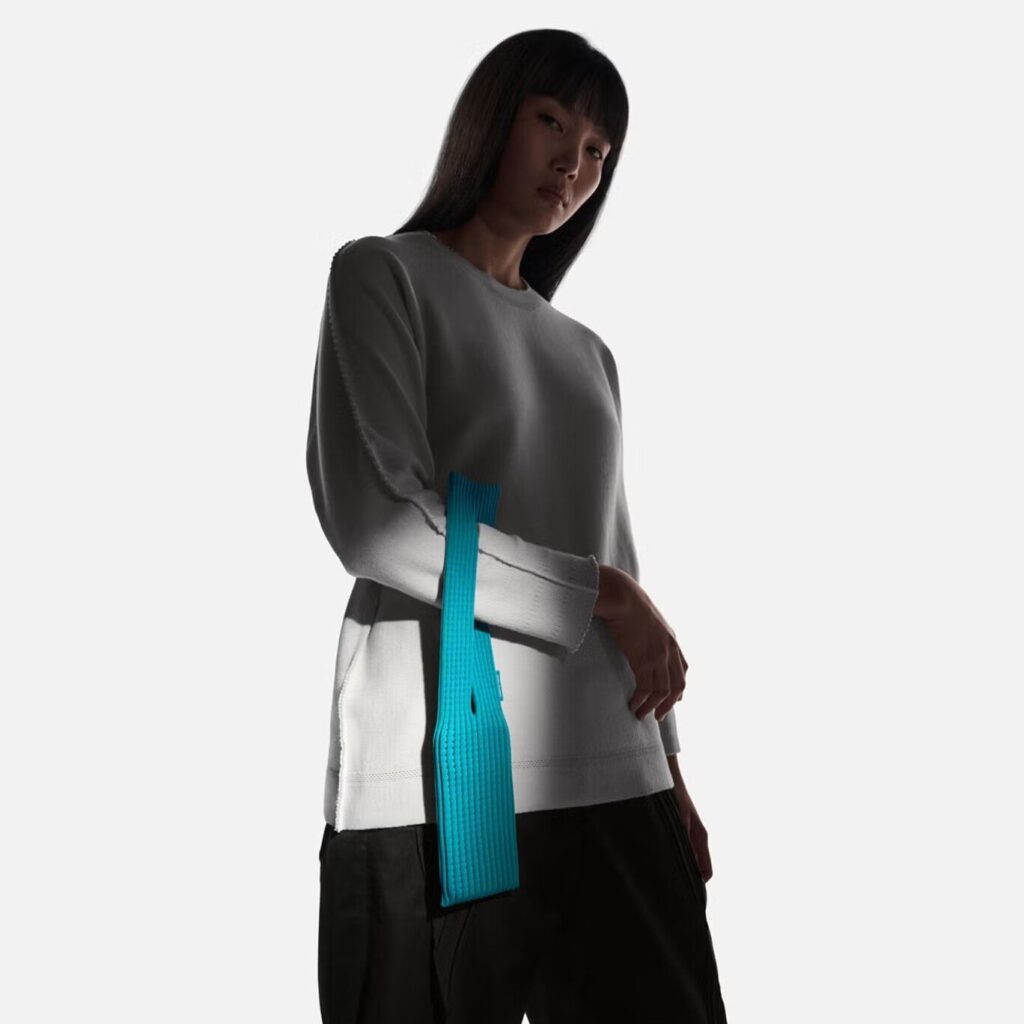 iPhone Pocket: Μα, 230 δολάρια για… μια κάλτσα;