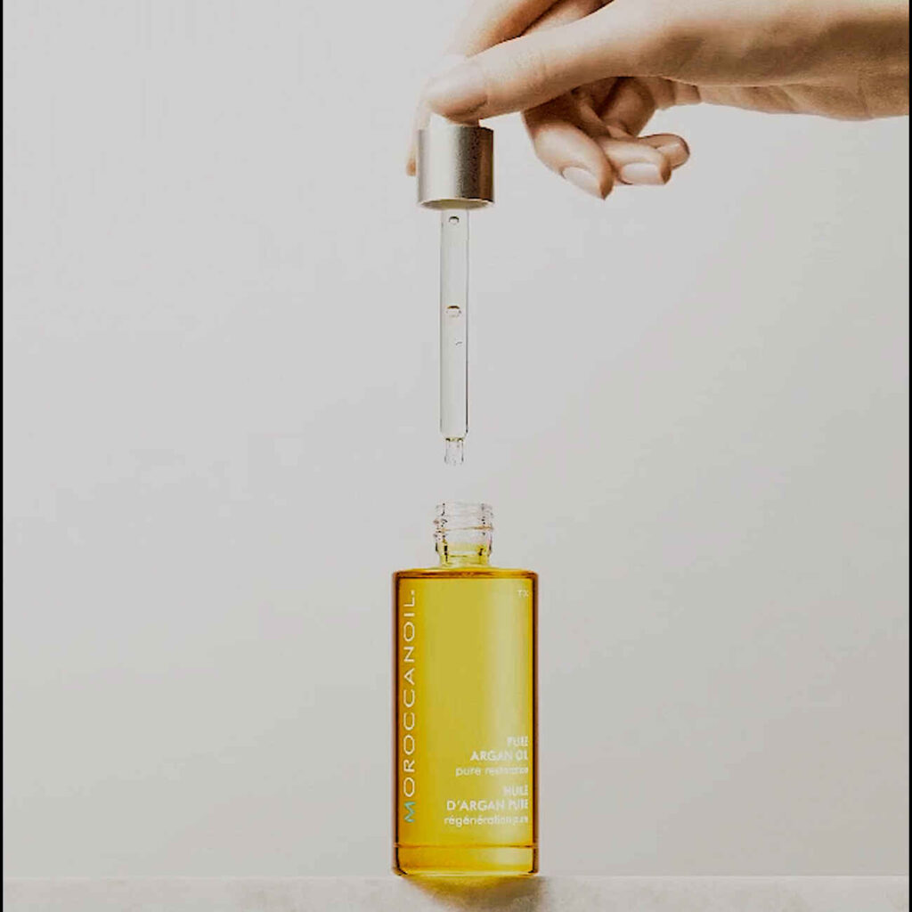 Argan oil: Τι κάνει τον υγρό χρυσό αναντικατάστατο στην περιποίηση;