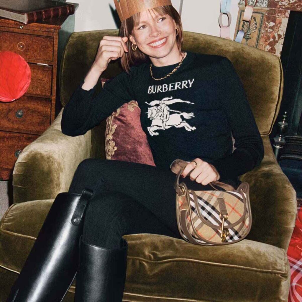 burberry-xmas-2025 (8)