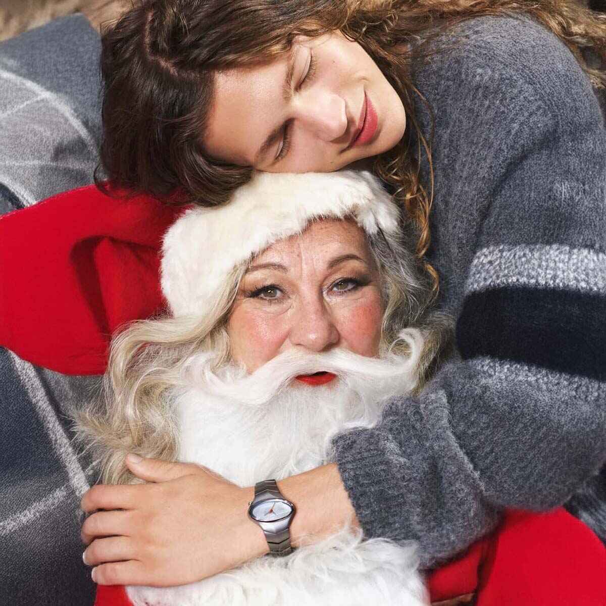 diesel-xmas-2025-call-her-santa (2)