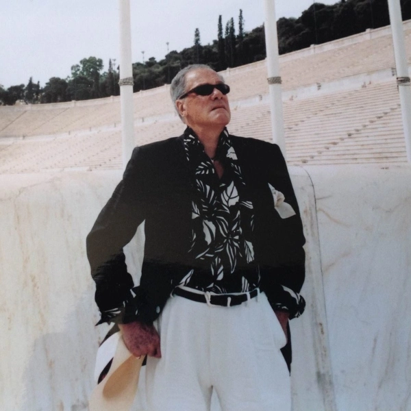 O Ντίμης Κρίτσας στο ντεφιλέ των αγγέλων