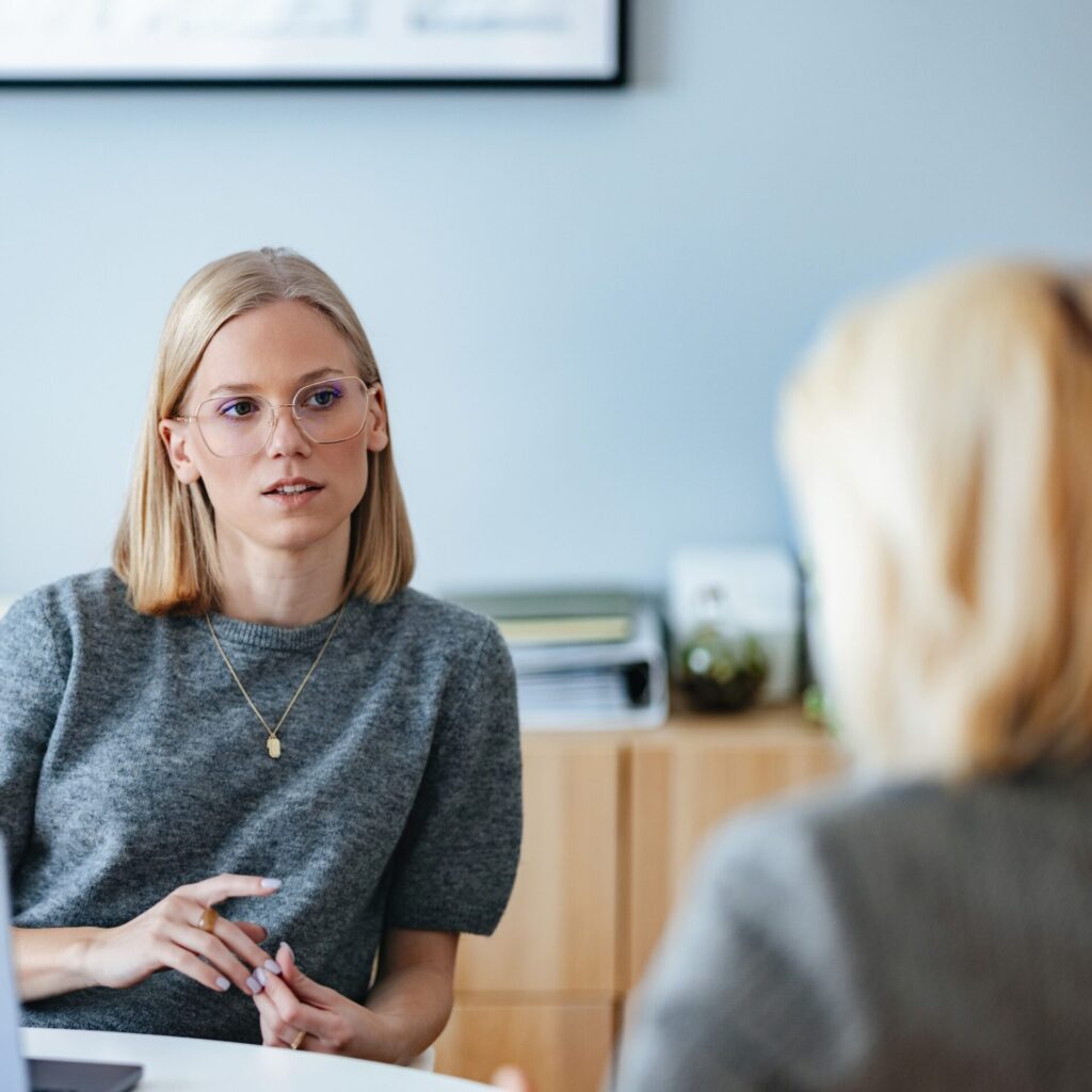 24 φράσεις που λέτε στη δουλειά και μπορούν να καταστρέψουν την καριέρα σας