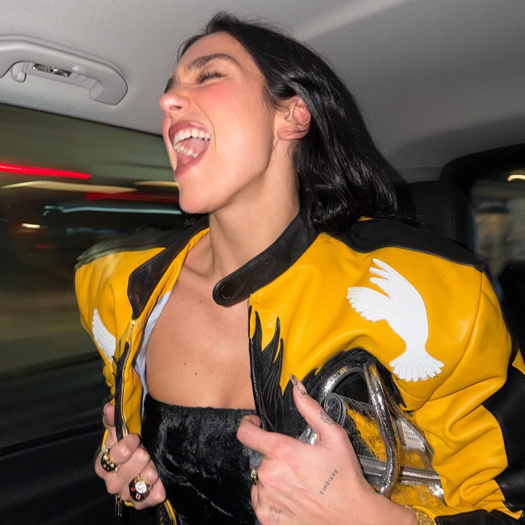 Γιατί η Dua Lipa είναι nail art queen;