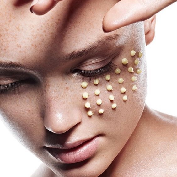 Ξεκούραστο βλέμμα σε 1 λεπτό: Η κρέμα ματιών που “σβήνει” την κούραση