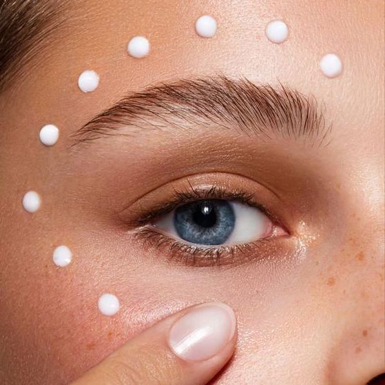 Κρέμες ματιών για ευαίσθητες επιδερμίδες: Αυτές οι επιλογές χαρίζουν νεανικό βλέμμα