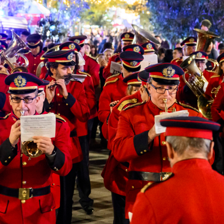 Xριστούγεννα 2025: Πότε φωταγωγείται το δέντρο στο Σύνταγμα;