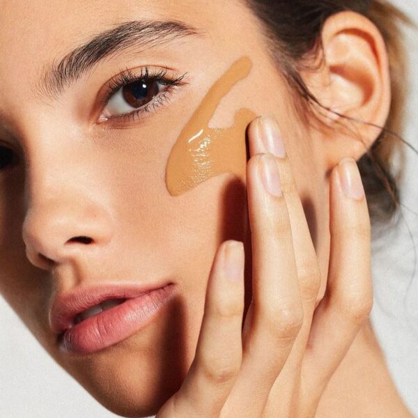 4 κορυφαία foundations για κάλυψη, φρεσκάδα και λάμψη