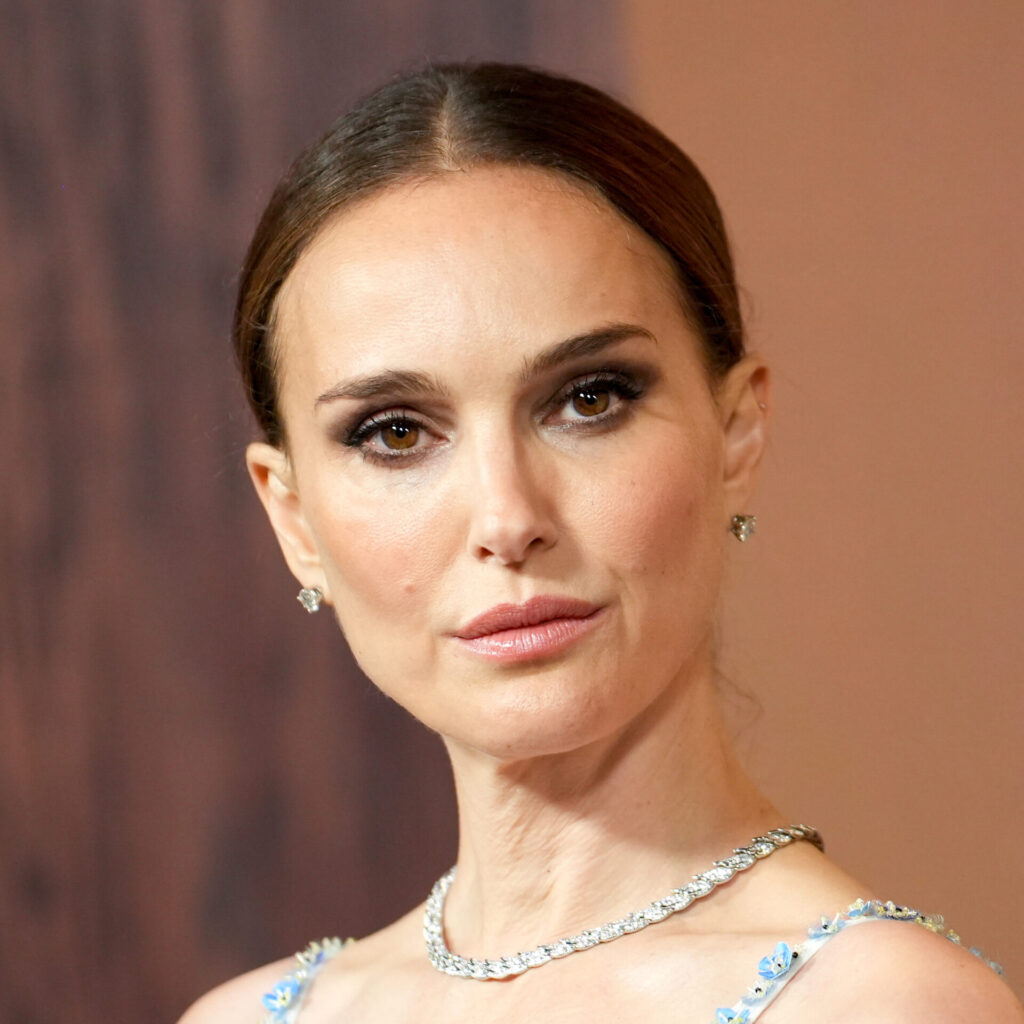 Natalie Portman: Το καφέ smoky eye που δίνει λάμψη σε δευτερόλεπτα