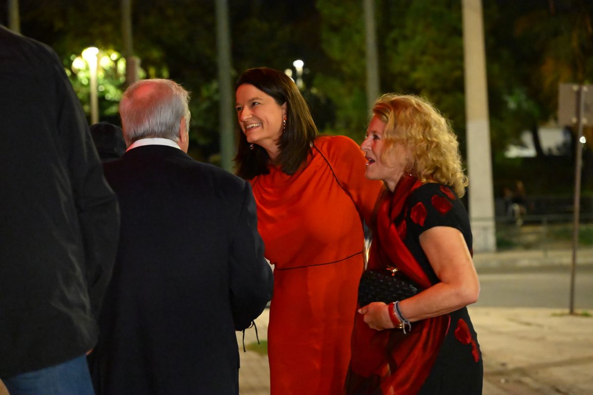 Νίκη Κεραμέως σε μουσική βραδιά προς τιμήν της Kimberly Guilfoyle