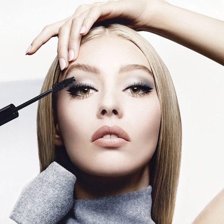 5 κορυφαία mascara για μήκος και όγκο που θα “γεμίσουν” το βλέμμα σας