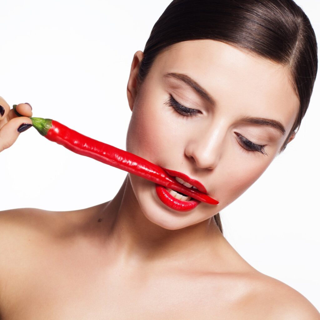 Γιατί αγαπάμε τα πικάντικα φαγητά παρόλο που μας καίνε;