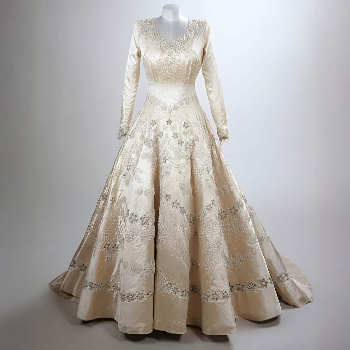 queen-elizabeth-exhibition (1)