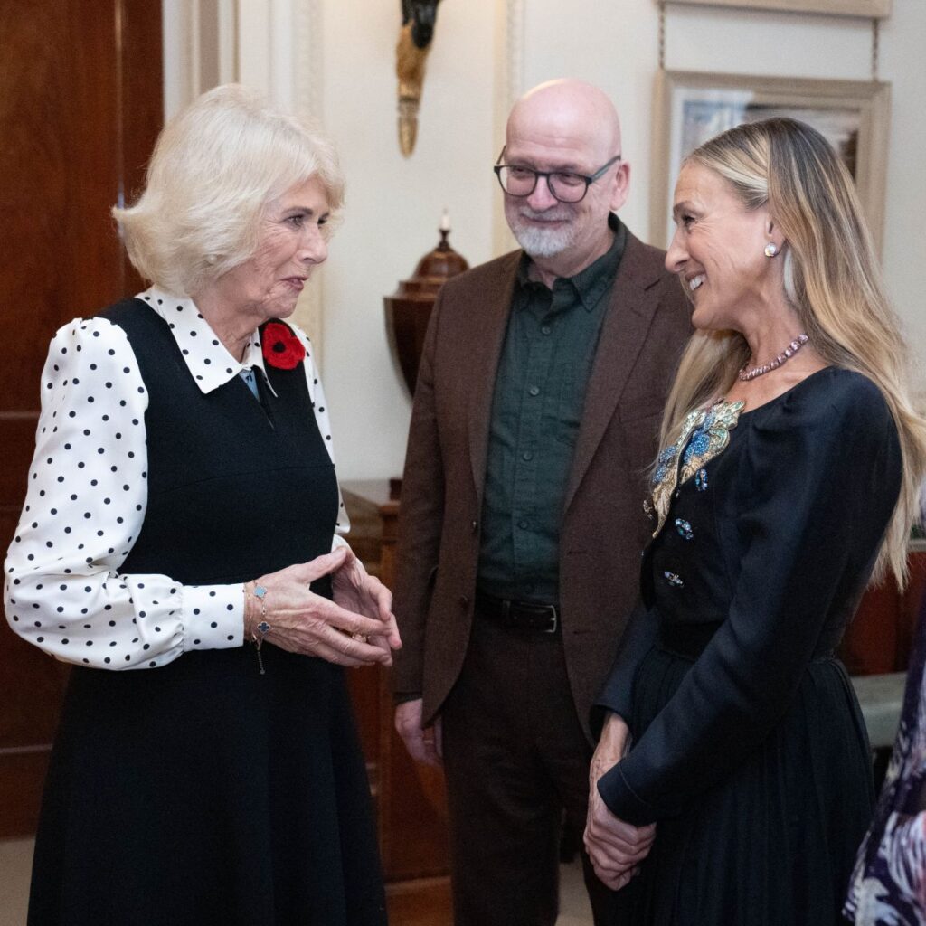 Όταν η βασίλισσα Camilla συνάντησε την Sarah Jessica Parker