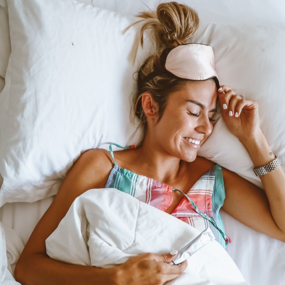 Νυχτερινή περιποίηση προσώπου: Τα 3 βήματα που δεν πρέπει να παραλείπετε