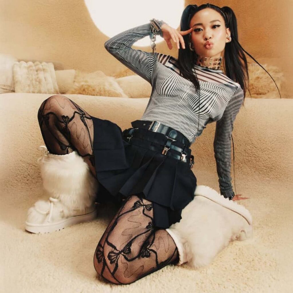 ugg-holiday-2025-xmas (5)