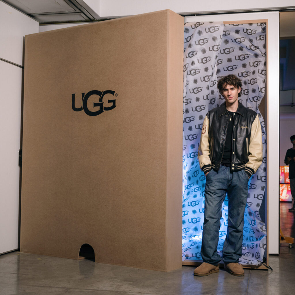 ΑΓΓΑΙΟΣ ΠΟΘΗΤΟΣ - MODEL