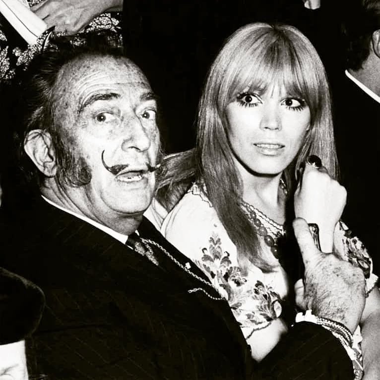 Η Amanda Lear αποκάλυψε έναν άγνωστο πολύκροτο έρωτά της | Ποιος ήταν;