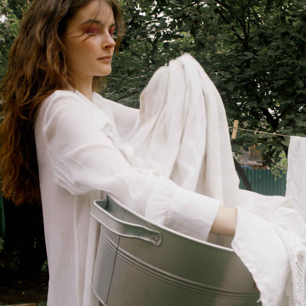 Πώς να αφαιρέσετε τη σάλτσα ντομάτας από τα ρούχα σας