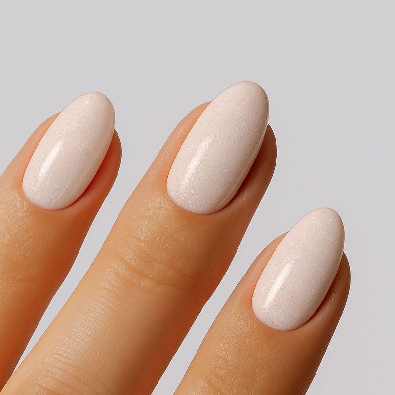 Τι είναι το Cloud Dancer manicure και πώς θα το πετύχετε;