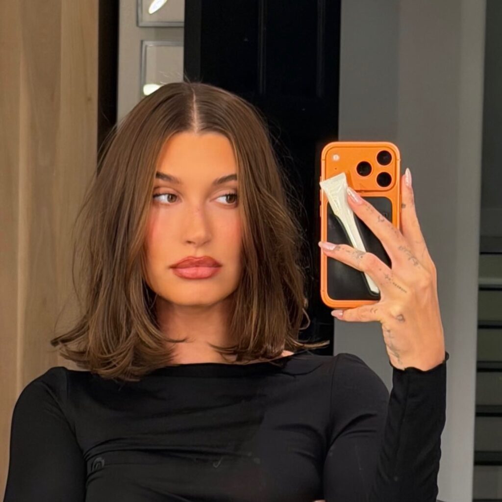 To lob cut της Hailey Bieber | Σε ποια πρόσωπα ταιριάζει