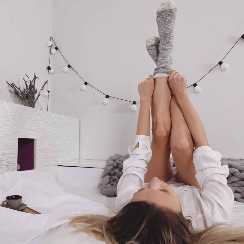 Είναι υγιεινό να κοιμάστε με κάλτσες; Τι λέει η επιστήμη